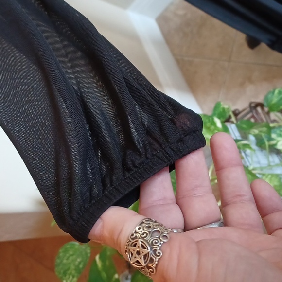 KILLSTAR WIDOWS TEARS ROBE XXL SHEER MESH DRAWSTRING WAIST SACRED HEART ON CHEST - Picture 6 of 17